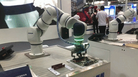 Э����е�˼�ȡ�ڴ�������������ͨ�����������Ժ㶨��������PCB������ڴ����.gif