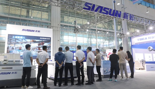 ���׹ٷ�-�������������·����ϯ2024ȫ��ҵ�������������������������&ldquo;��е��+AI&rdquo;���칤ҵ�����¼�Ԫ