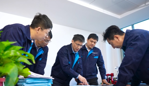 �������ձ���һ�濯������Ҫ���������������������Լ�����&mdash;&mdash;������&ldquo;ʱ����ģ&rdquo;�����׹ٷ�-�������������·����е���з�Ⱥ�壨�ϣ�